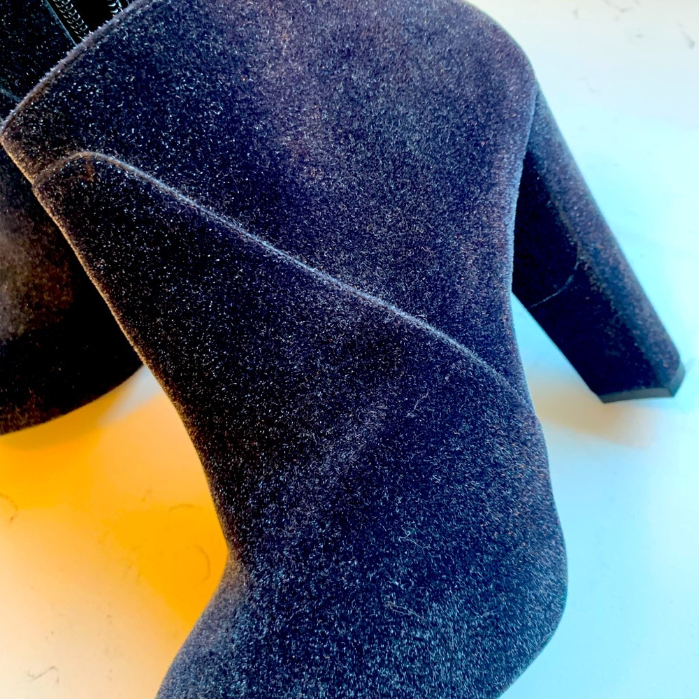 Beautiful HOGL booties - light shimmery velvet
